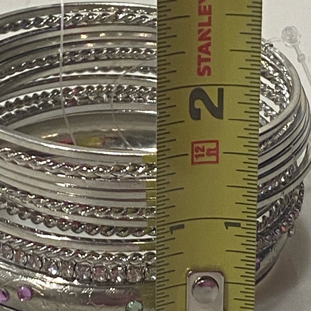 Gift-ready bangles Silver tone bracelet set. - Picture 8 of 12